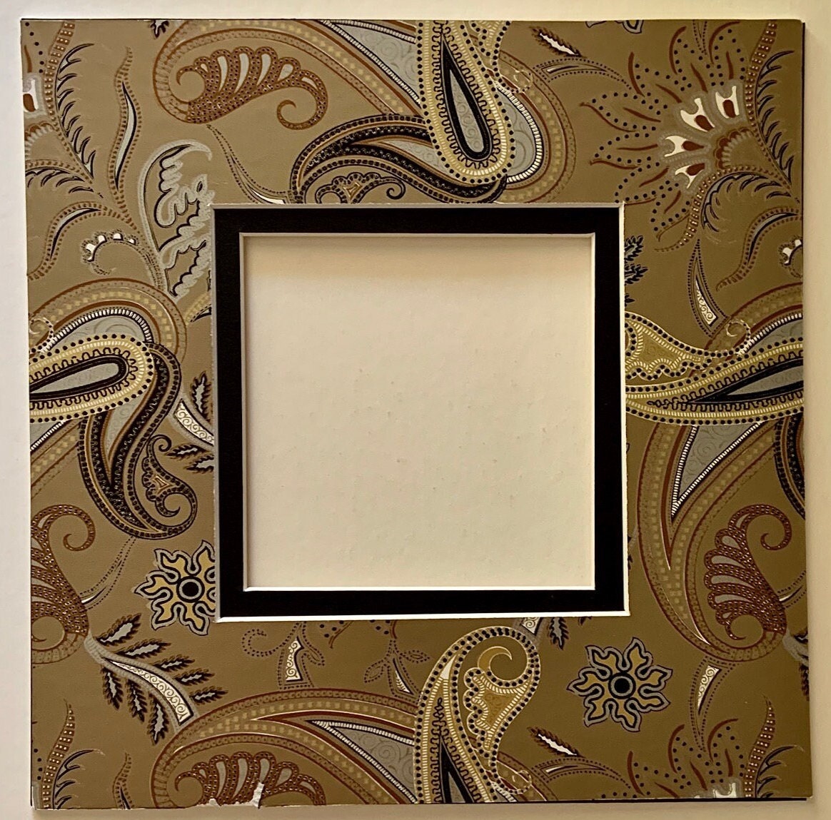 Gold Foil Paisley Double Layer Photo Mat